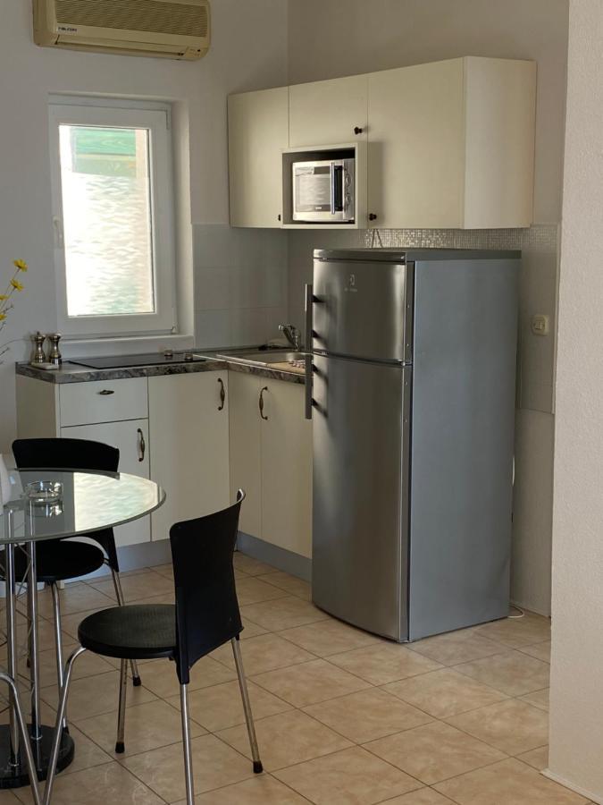 Villa Leo Beach Apartment Подгора Екстериор снимка
