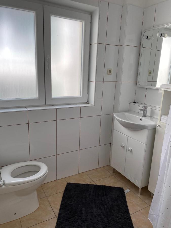Villa Leo Beach Apartment Подгора Екстериор снимка